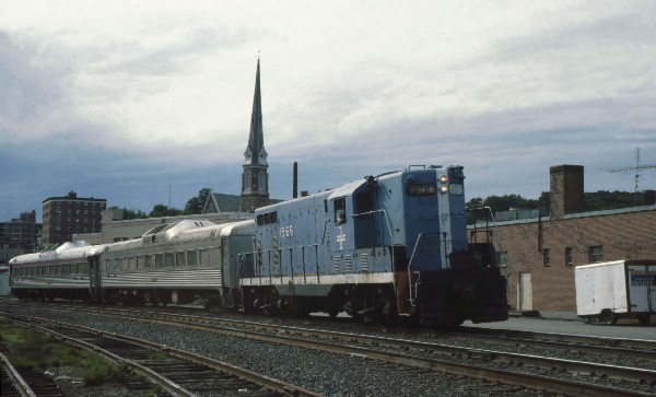 B&M GP-7 with RDCs at Fitchburg